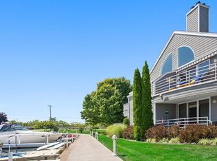 501 N Whittaker St APT 9, New Buffalo, MI 49117