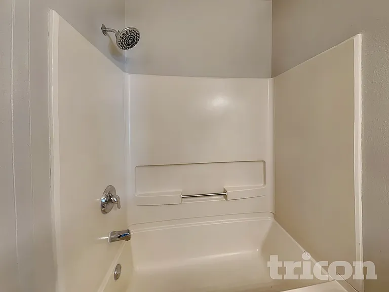3625 W 16th St — Photo 13