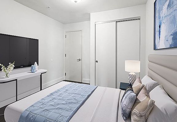 3rd image of 118 Boerum St #3B