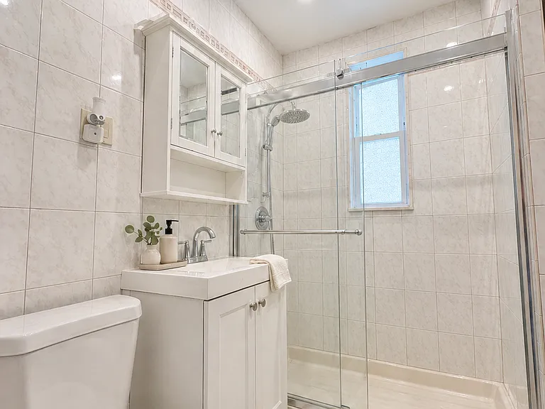 32 Chester Ave #2 — Photo 9