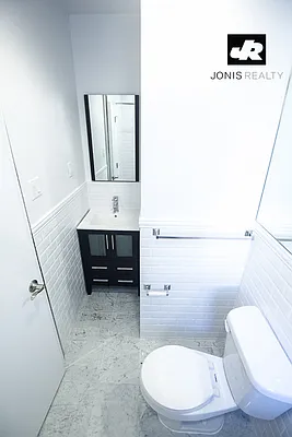 Rented by Jonis Realty | media 18