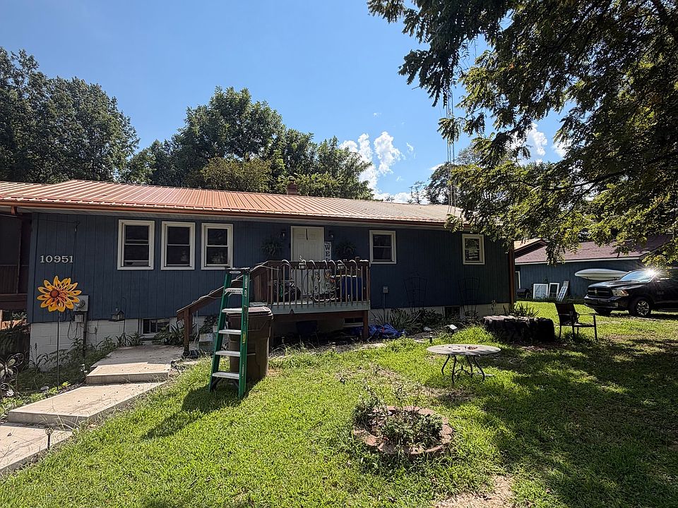 1st image of 10951 Grotto Rd