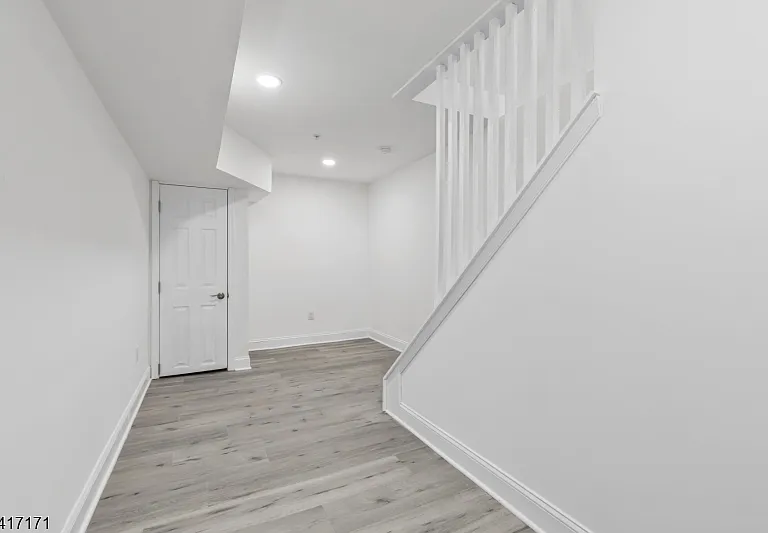 156 N Auten Ave — Photo 11