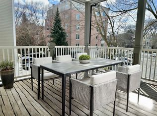 2 942nd Grn, Cambridge, MA 02139