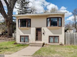 695 Parkway Dr, Saint Paul, MN 55106