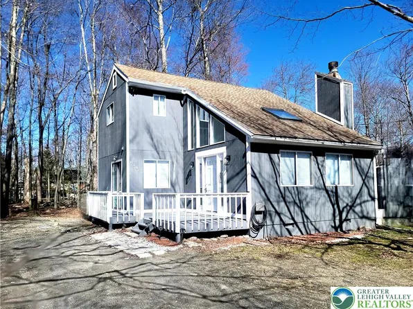 8382 Garden Dr, Tobyhanna, PA 18466