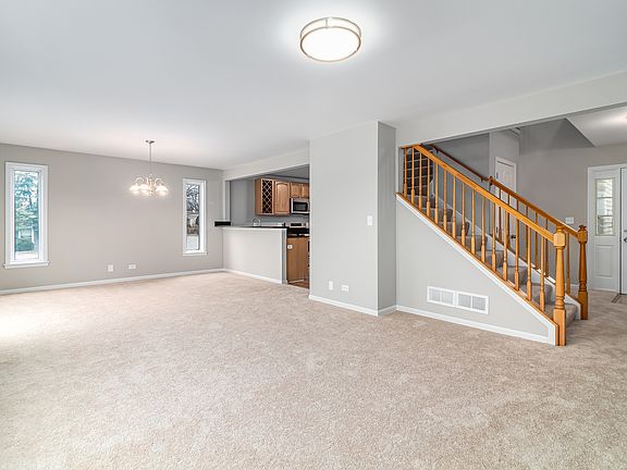 3rd image of 1001 E Wilson Ave