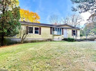 45 Pine St, Oxford, NJ 07863