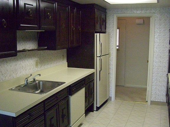 5th image of 3278 Gleneagles Dr APT 2A