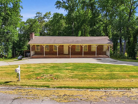 3rd image of 1042 Lakeland Dr