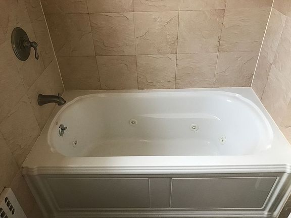 Jetted tub