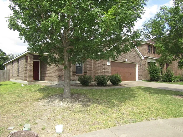 14200 Lake Victor Dr — Photo 39