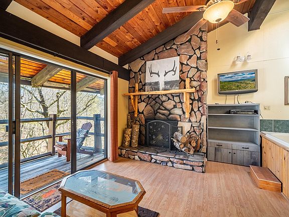 2nd image of 1081 Cove Rd #933