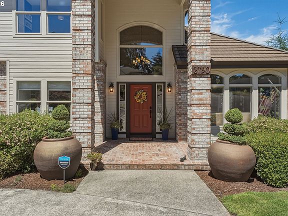 2nd image of 2790 Carriage Way