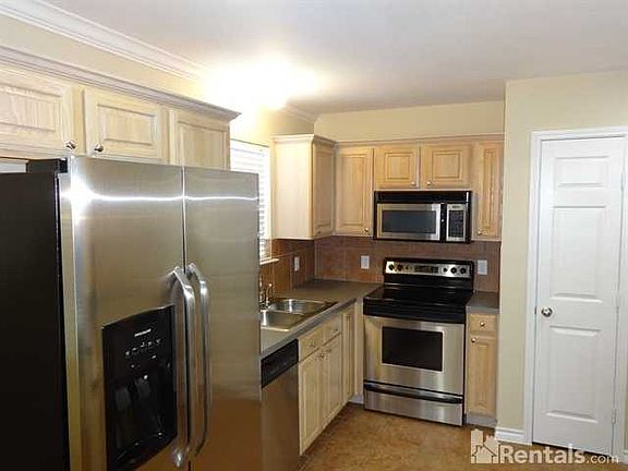 4th image of 1108 Judy St