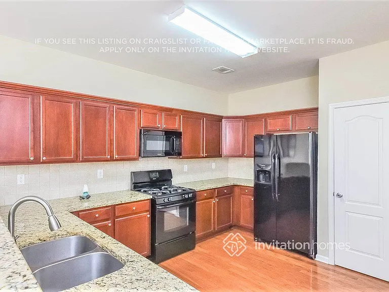 3422 Rustic Trail Ln — Photo 10