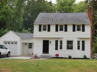 3 Appletree Ln, Newtonville, NY 12110