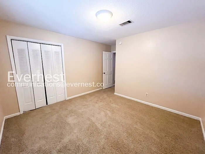 2406 Lyndon Ave #4 — Photo 11