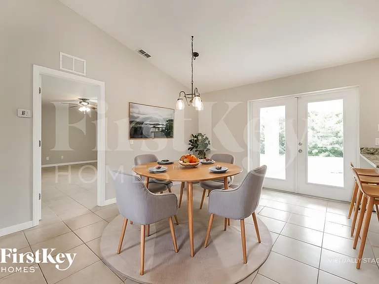 11104 Corrigan Ave — Photo 7