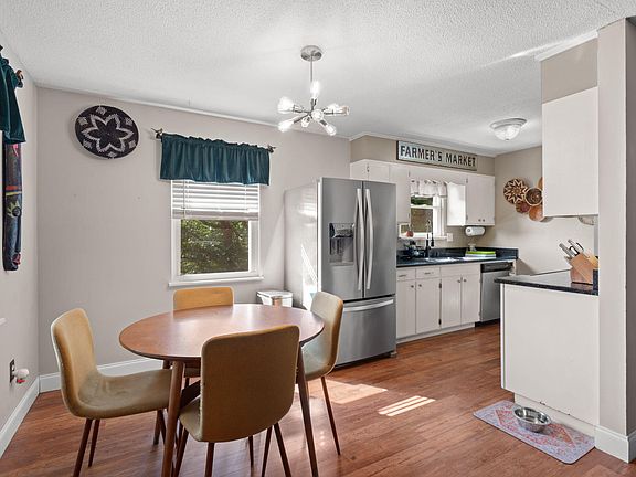 4th image of 1580 Williamsburg Cir SE
