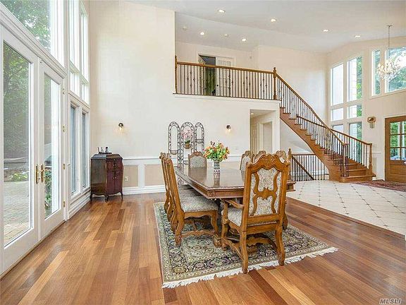 5th image of 11 Hickory Ln