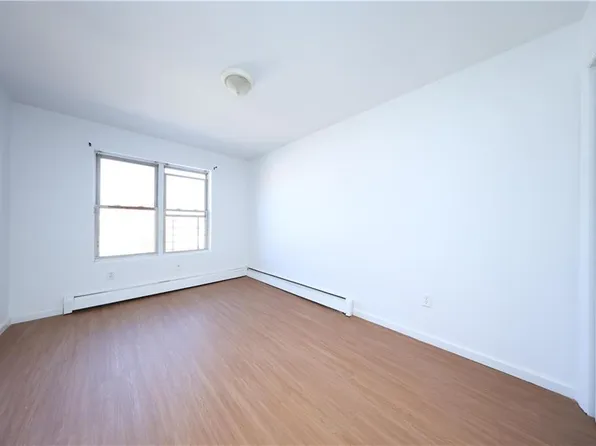 517 Milford Street image 14 of 32