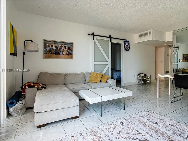 800 West Ave #414 — Photo 4