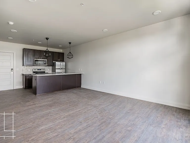 4th Crossing — Photo 36