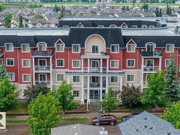 2nd image of 226 Macewan Rd SW #314