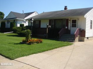 809 S McKinley Ave, Freeport, IL 61032