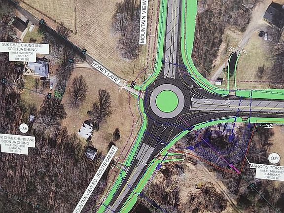 5th image of 1907 Mountain View Rd