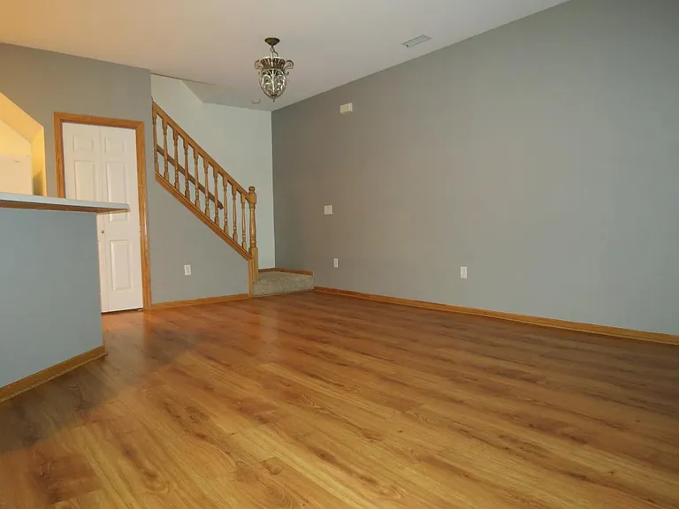 3805 NE Gardenia Ln — Photo 4