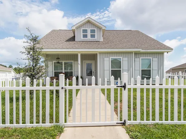 41 Woodsorrel St, Freeport, FL 32439