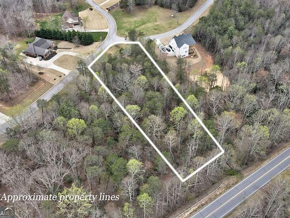 5th image of 240 Woodmont Dr