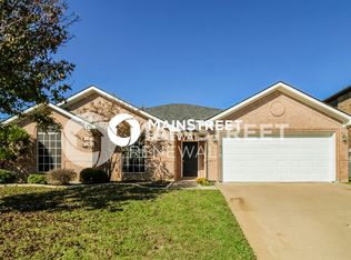 2520 Castle Pines Dr, Burleson, TX 76028