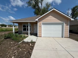 1618 Hill Valley Dr, Manhattan, KS 66502