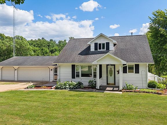 2nd image of 1135 County Road K
