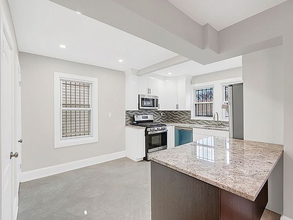 3rd image of 180-16 143rd Ave