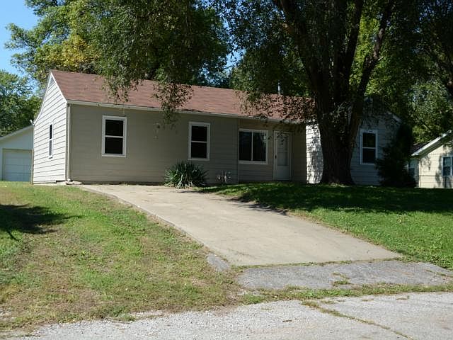 1st image of 3042 S Scott Ave