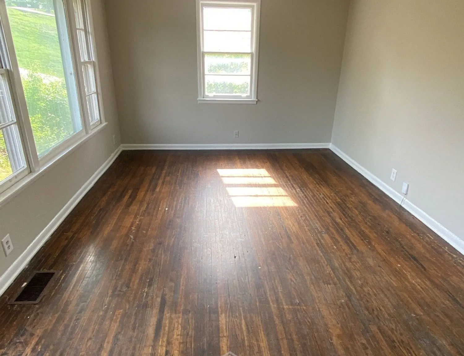 2229 Maplecrest Drive - 1 — Photo 3