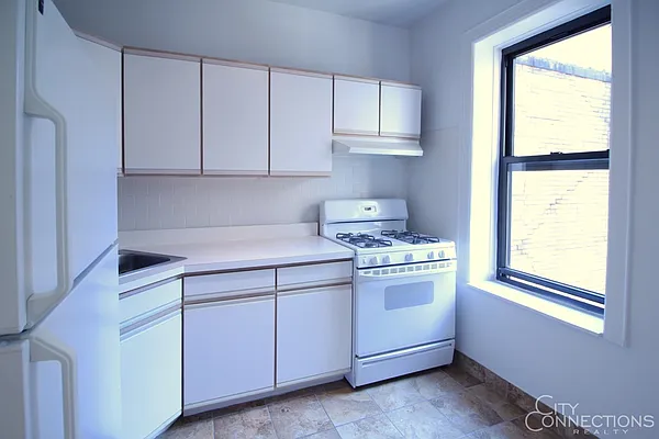 Rented by City Connections Realty | media 9