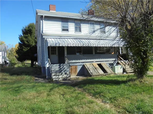 1005 W 2nd St, Grindstone, PA 15442