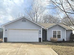 1300 Sunchase Dr, Lawrence, KS 66044