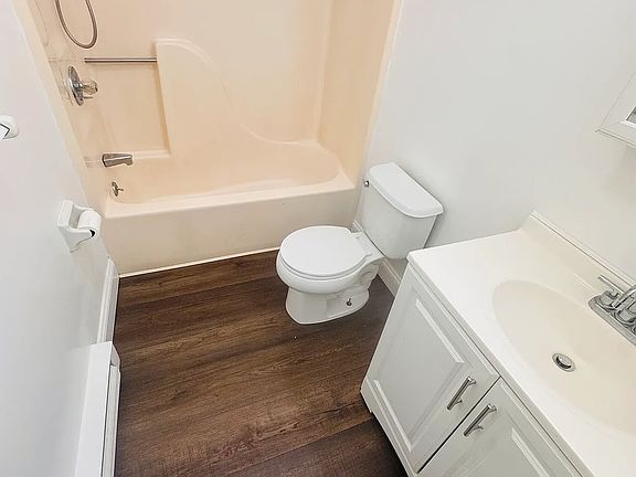 3rd image of 19 Somers St #8