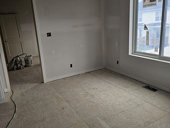 5th image of 225 Kristi Ln