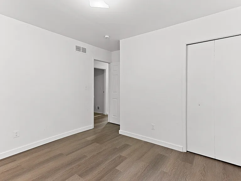 221 N Normal St — Photo 16