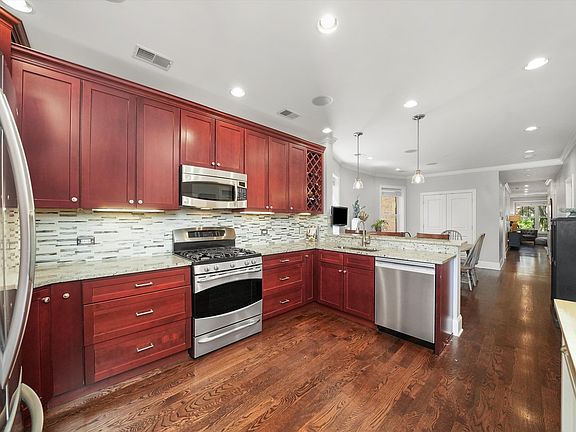 5th image of 4927 N Washtenaw Ave APT 2