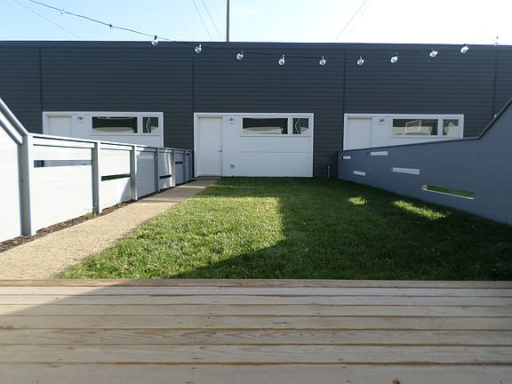 2nd image of 2641 N Hamlin Ave #25