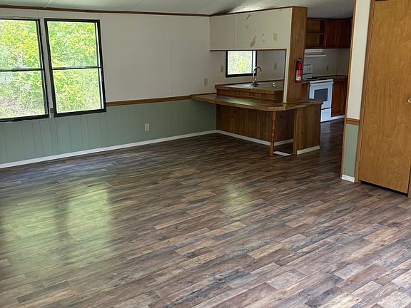 5th image of 258 Soaring Eagle Ln
