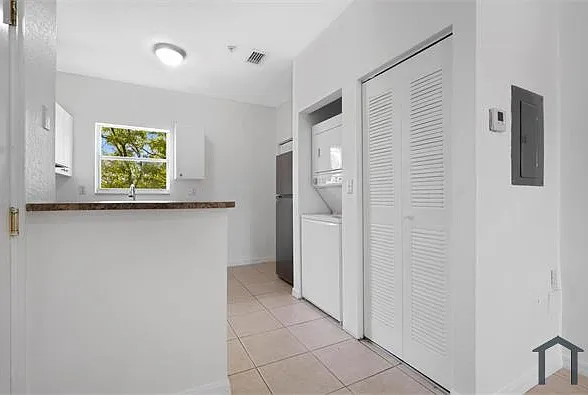 33 E 20th St #205 — Photo 6